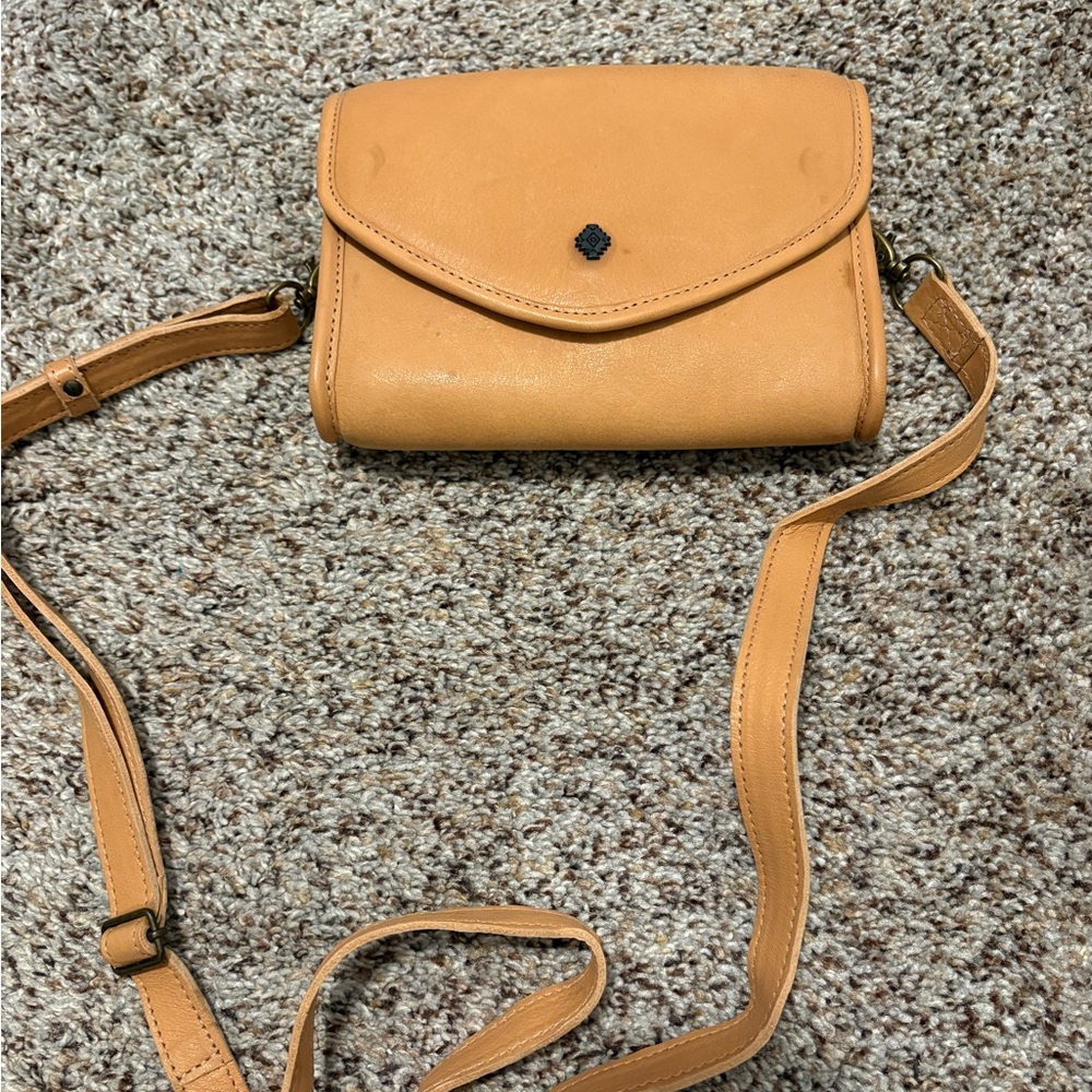 Nena & Co.Tan Leather Crossbody Bag